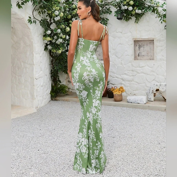 Floral Print Tie Shoulder Mermaid Hem Maxi Cami Dress - Picture 2 of 5